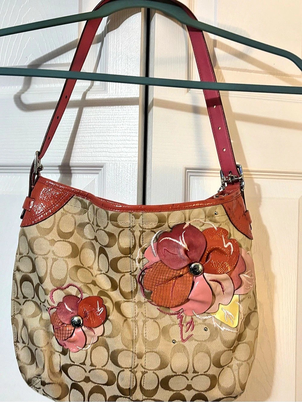 Coach Poppy Pop C Applique Spotlight Hobo F16628 Beige & Pink